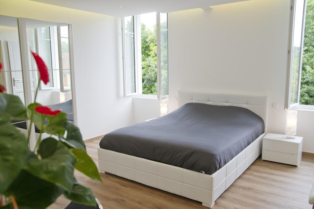 Moulin Des Tours Bed & Breakfast Barbaste Oda fotoğraf